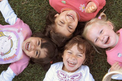 levensinspiratie kind spelende kinderen verbonden